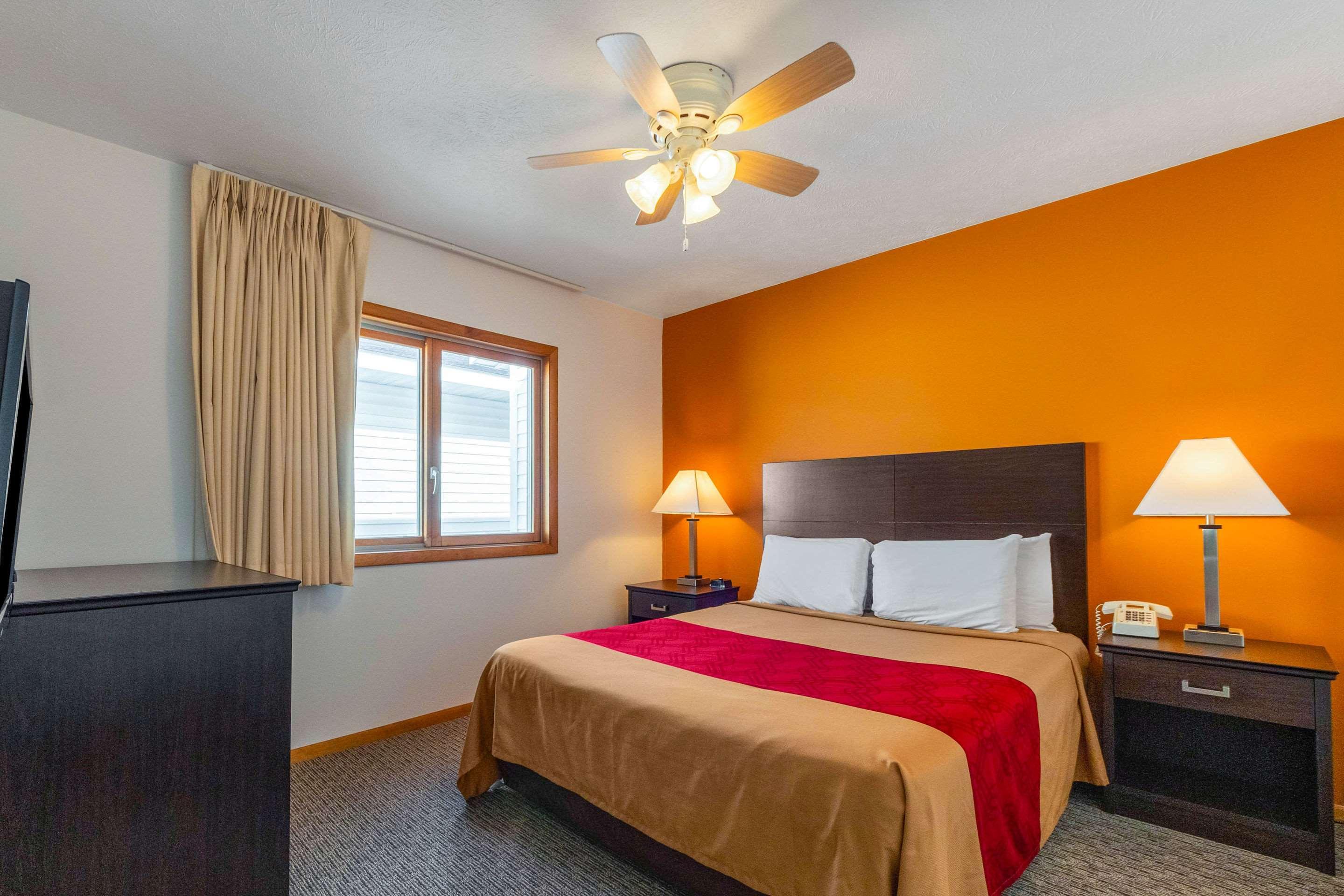Econo Lodge Lakeshore Manistique Exteriér fotografie