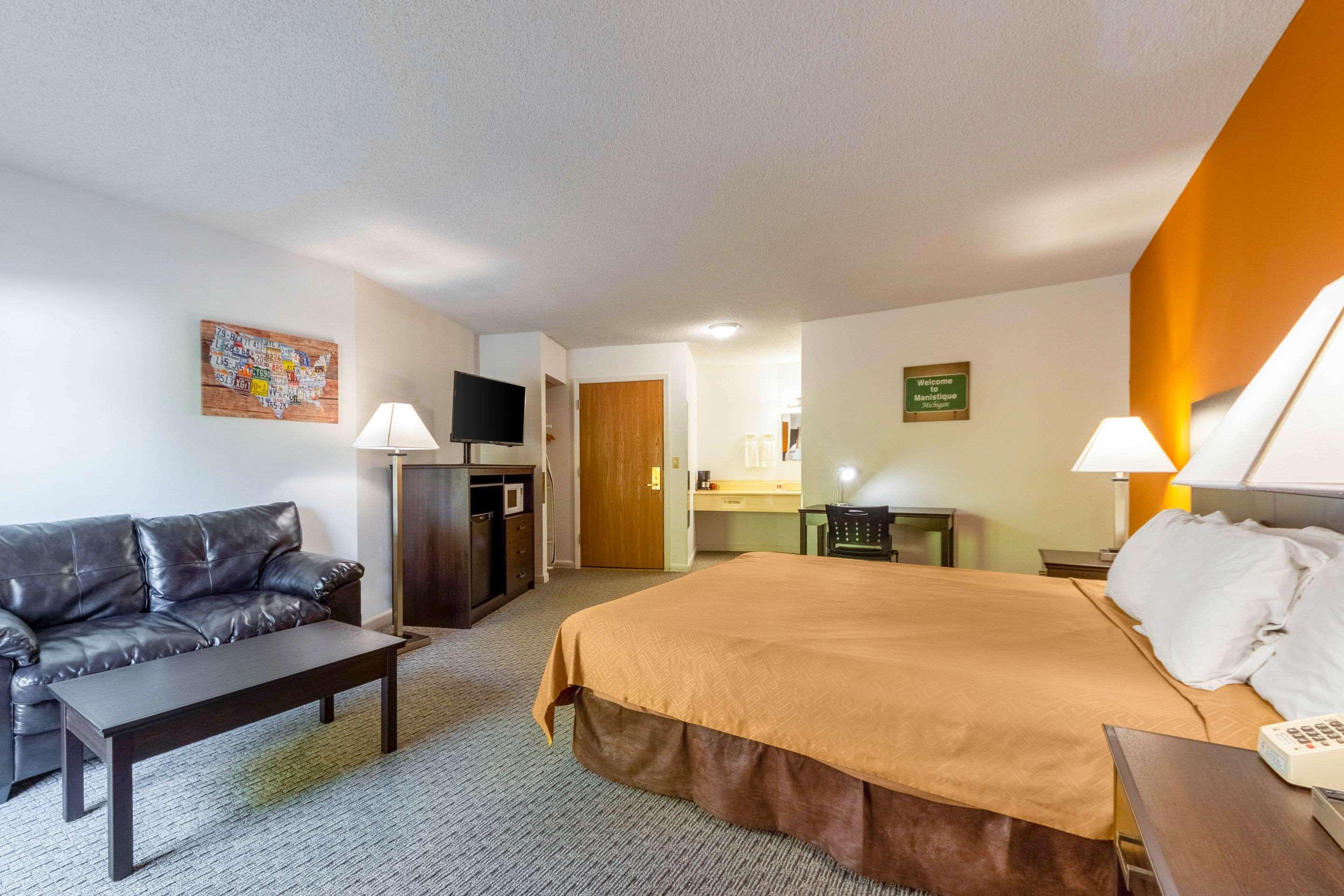 Econo Lodge Lakeshore Manistique Exteriér fotografie