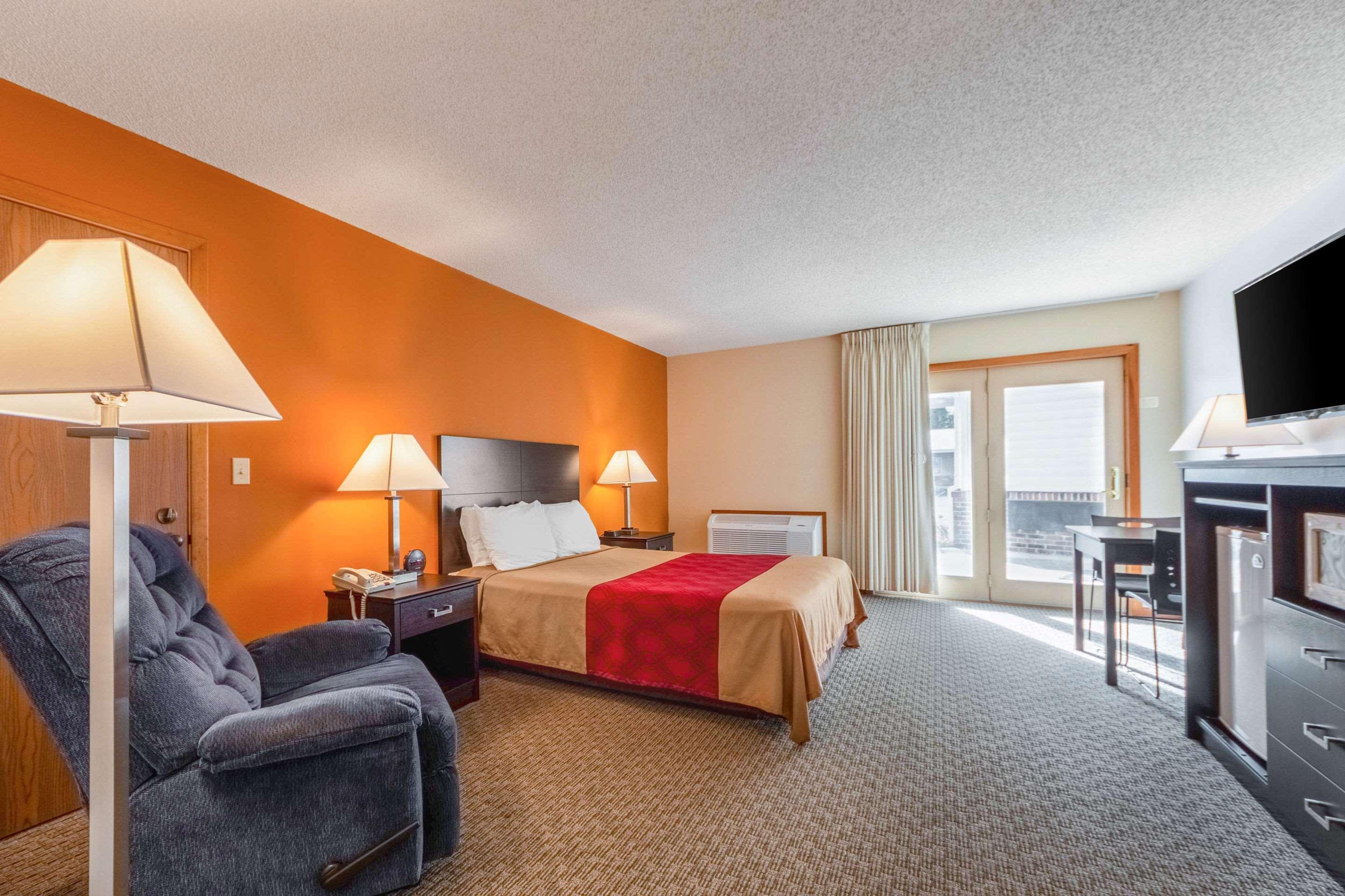 Econo Lodge Lakeshore Manistique Exteriér fotografie
