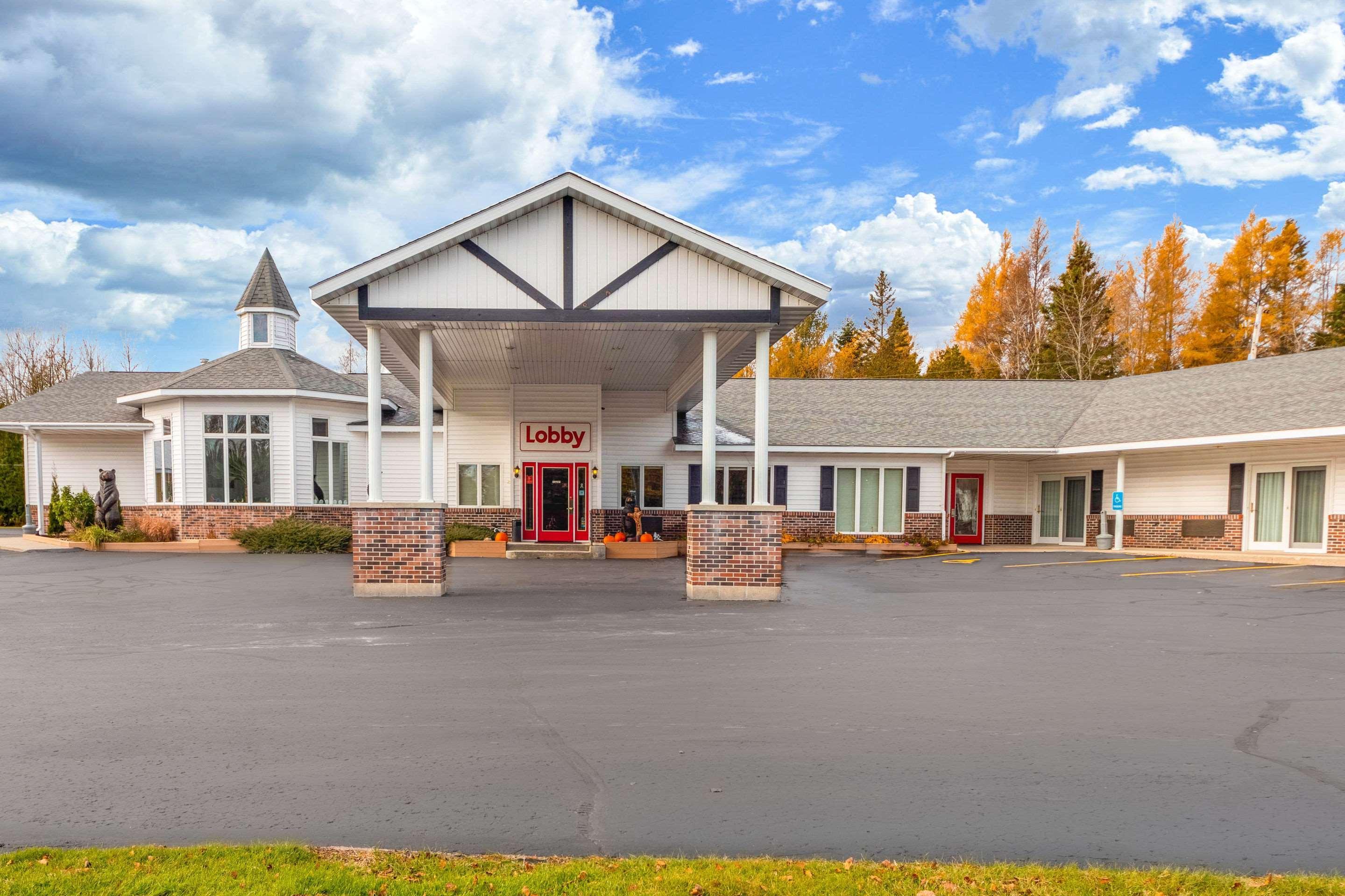 Econo Lodge Lakeshore Manistique Exteriér fotografie