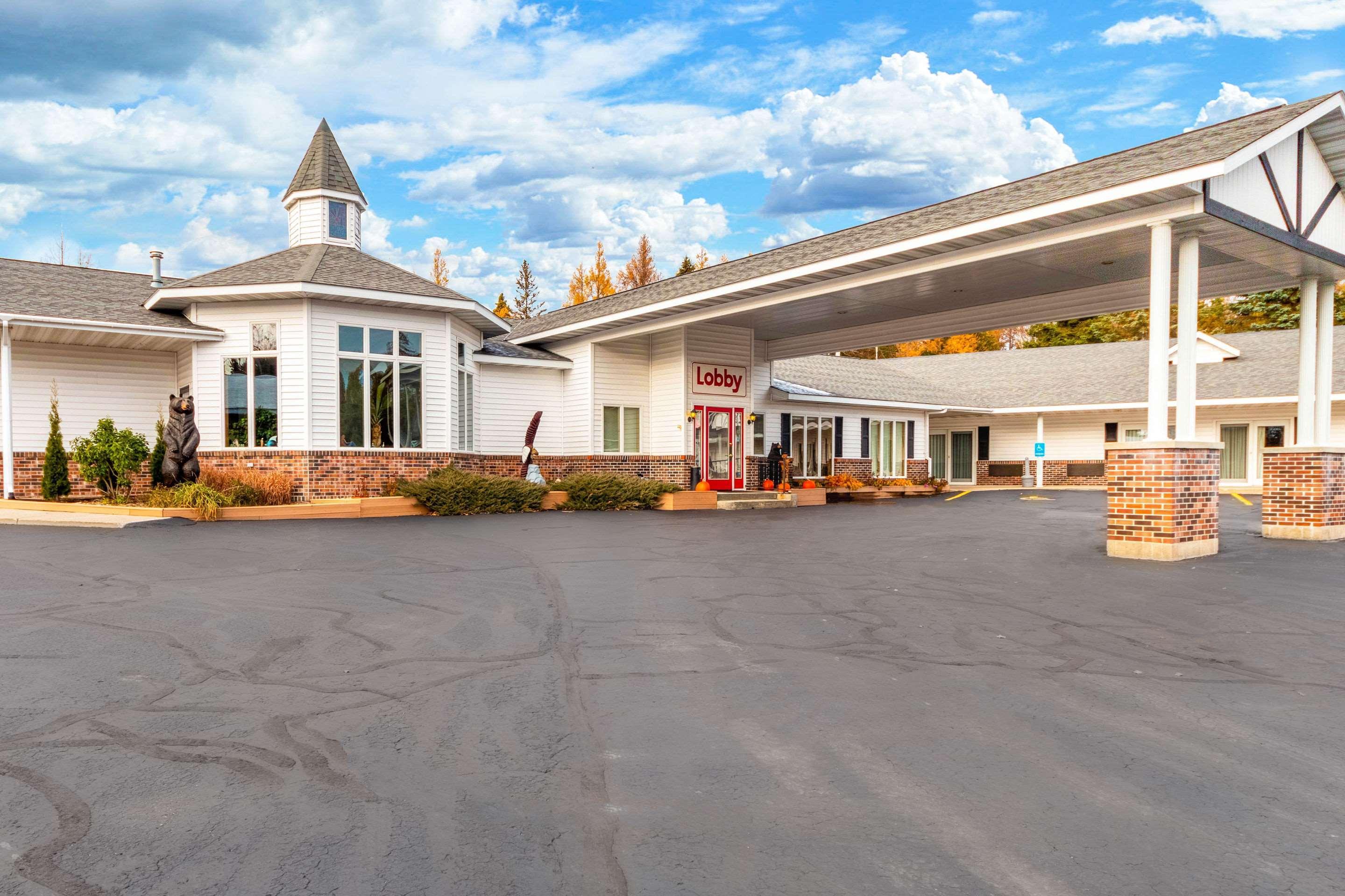 Econo Lodge Lakeshore Manistique Exteriér fotografie