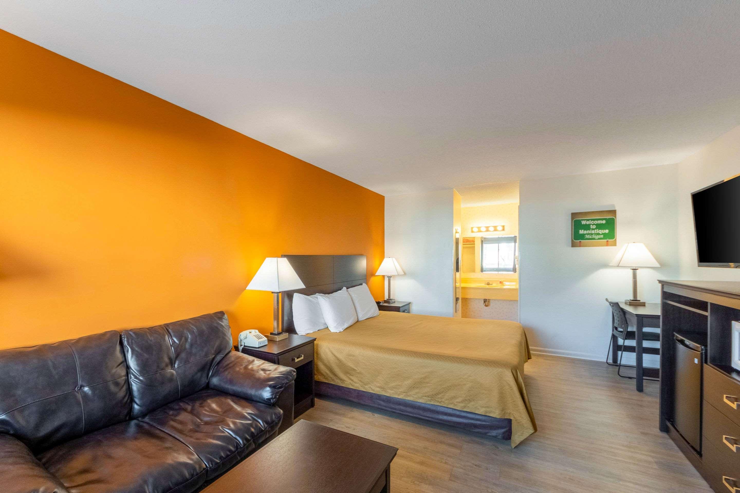 Econo Lodge Lakeshore Manistique Exteriér fotografie