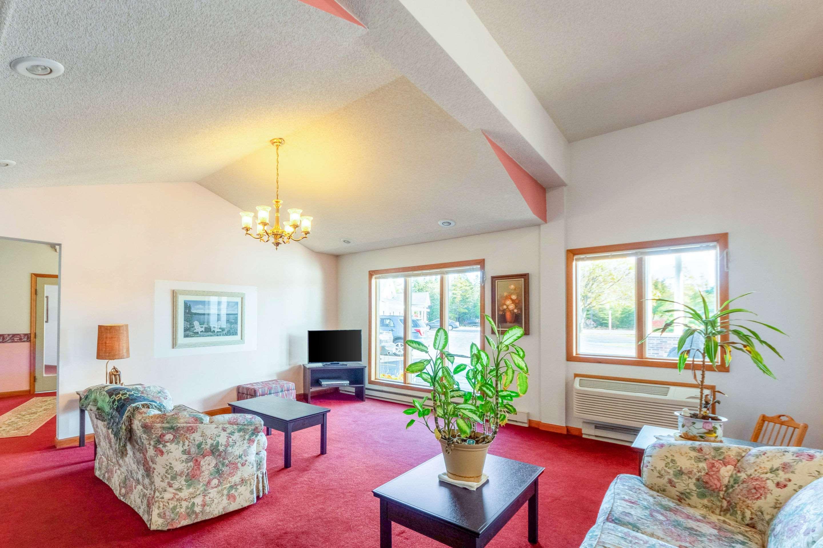 Econo Lodge Lakeshore Manistique Exteriér fotografie