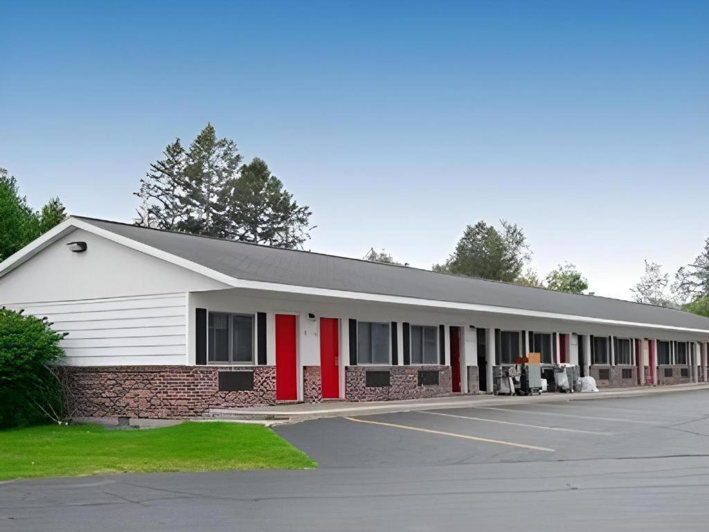 Econo Lodge Lakeshore Manistique Exteriér fotografie