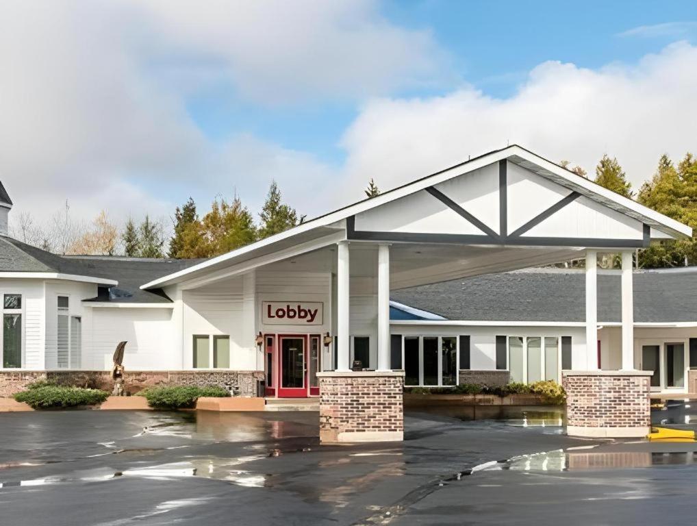 Econo Lodge Lakeshore Manistique Exteriér fotografie