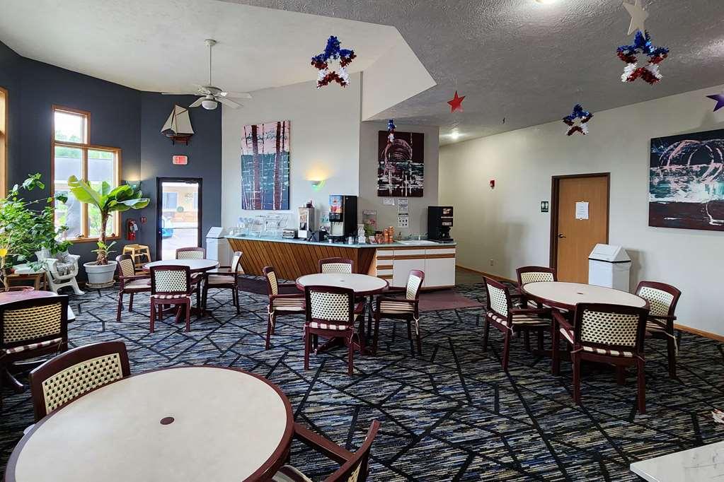 Econo Lodge Lakeshore Manistique Restaurace fotografie